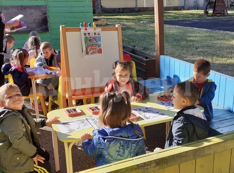 Деца и учители от Враца се обучаваха на открито